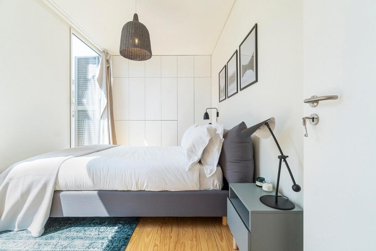 Apartment Modern 1 Bedroom With Balcony